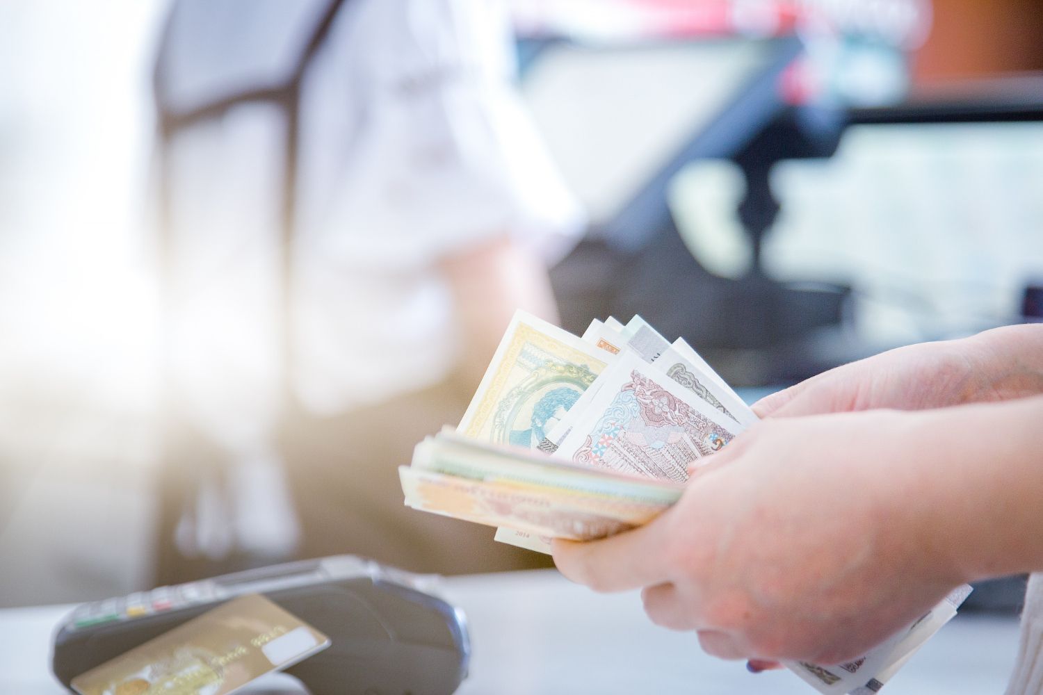 Why Choose Skillbridge Academy for Anti-Money Laundering Course in Dubai?